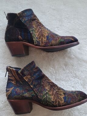 Anthropologie Hudson North Apisi Velvet Ankle Boots In Botanical Print Sz EU 38